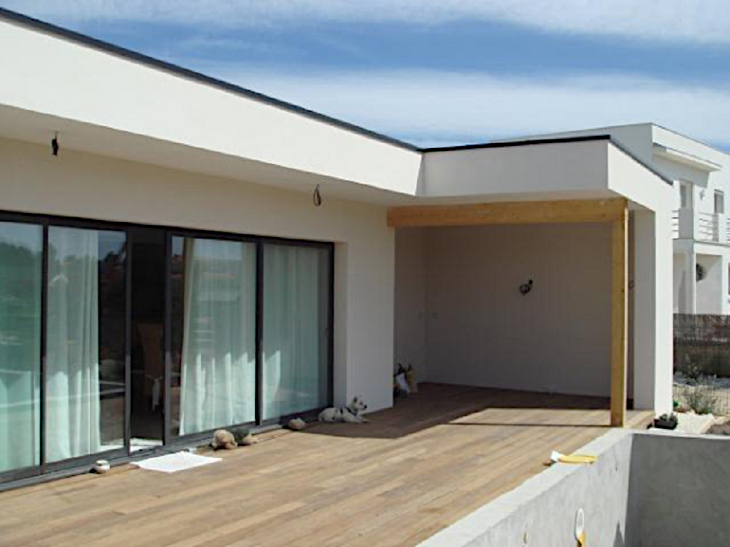 Maison avec terasse bois